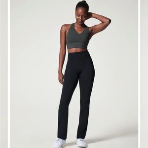 Spanx Booty Boost Flare Yoga Pant size M black
